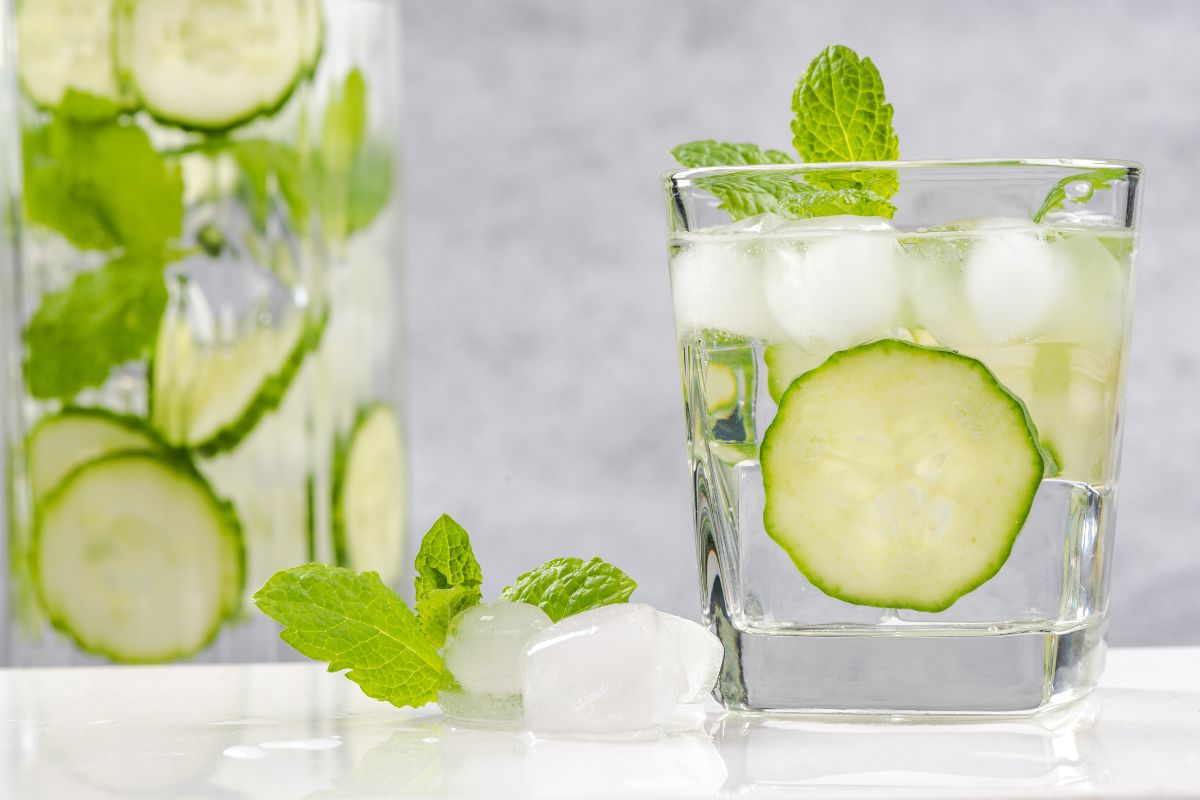 What Are the Benefits of Lemon Cucumber Water