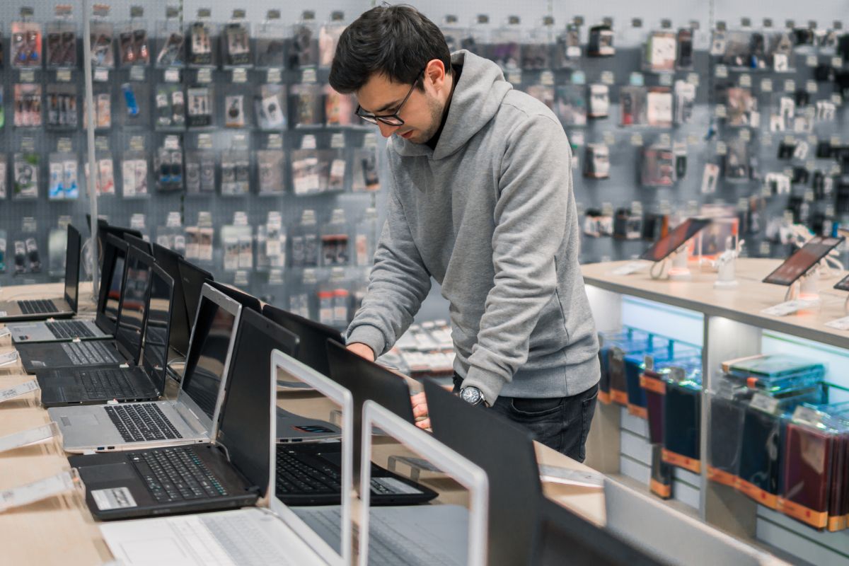 How to Choose a Laptop in 2026