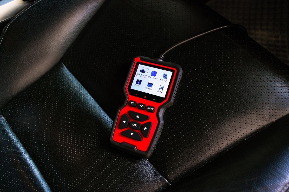 Best Gadgets for New Car Owners: What to Buy First (and What to Skip) 8 OBD2 scanner